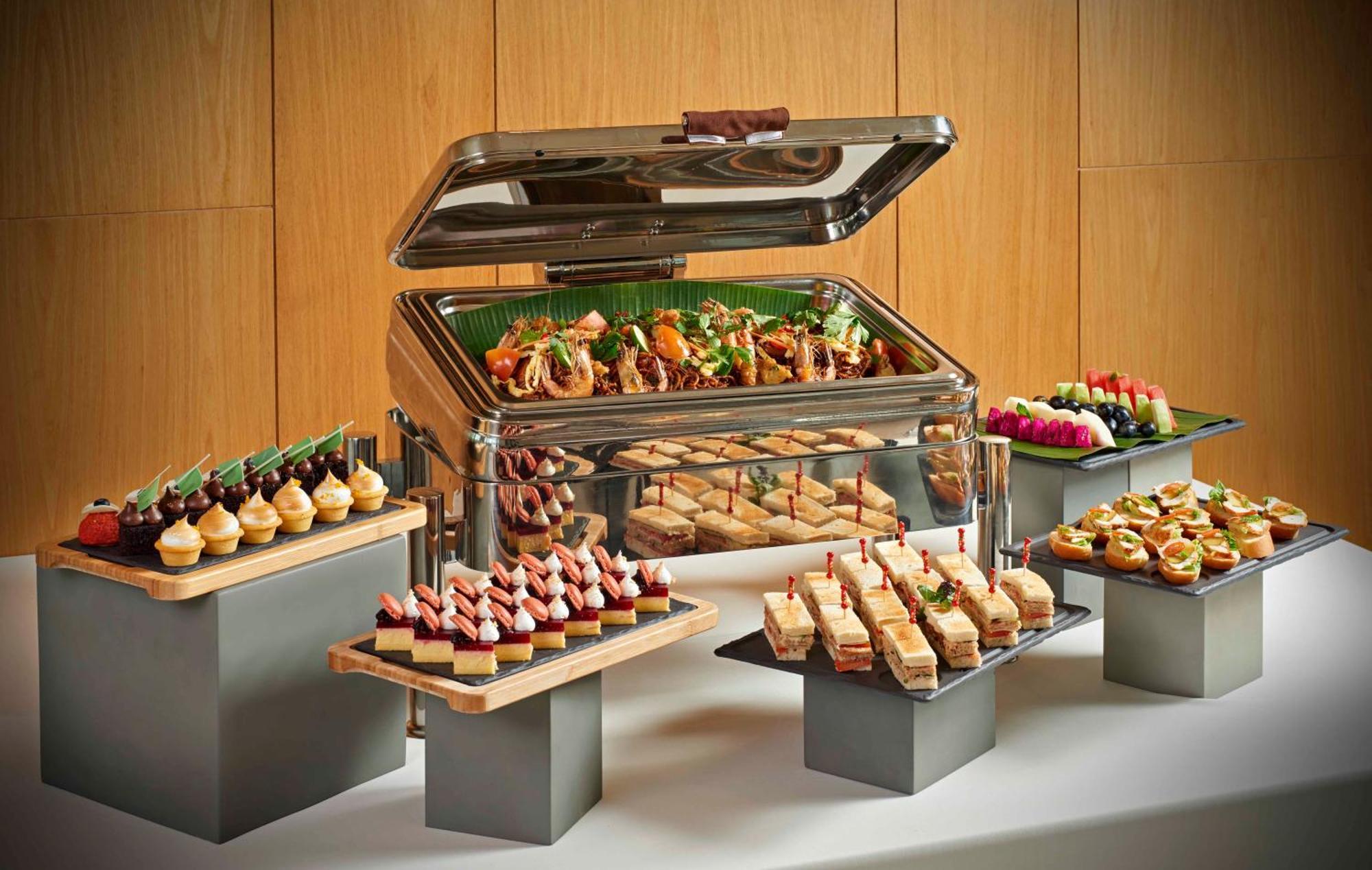 The Westin Desaru Coast Resort Kültér fotó A chafing dish