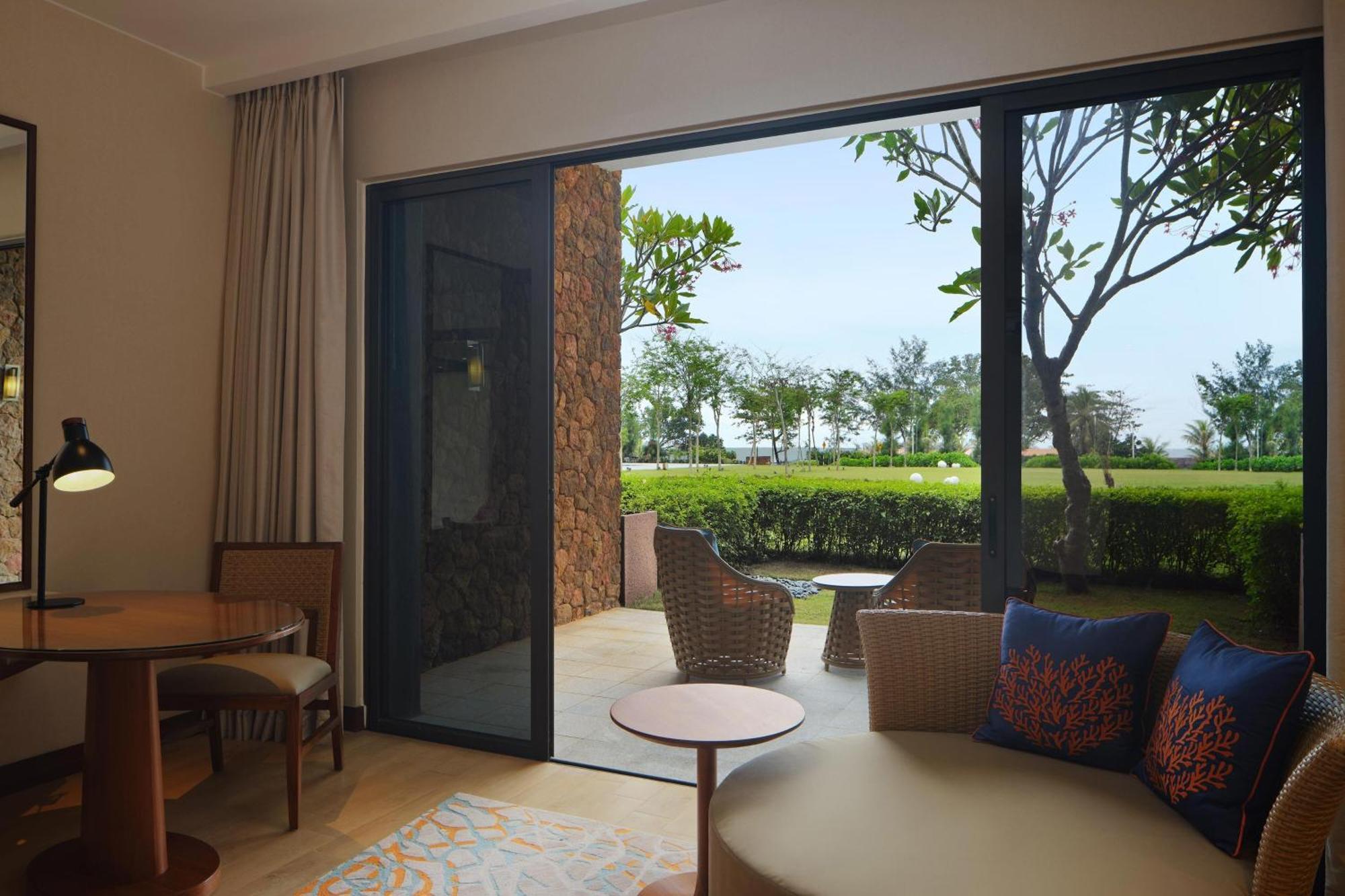 The Westin Desaru Coast Resort Kültér fotó Deluxe Room with private balcony