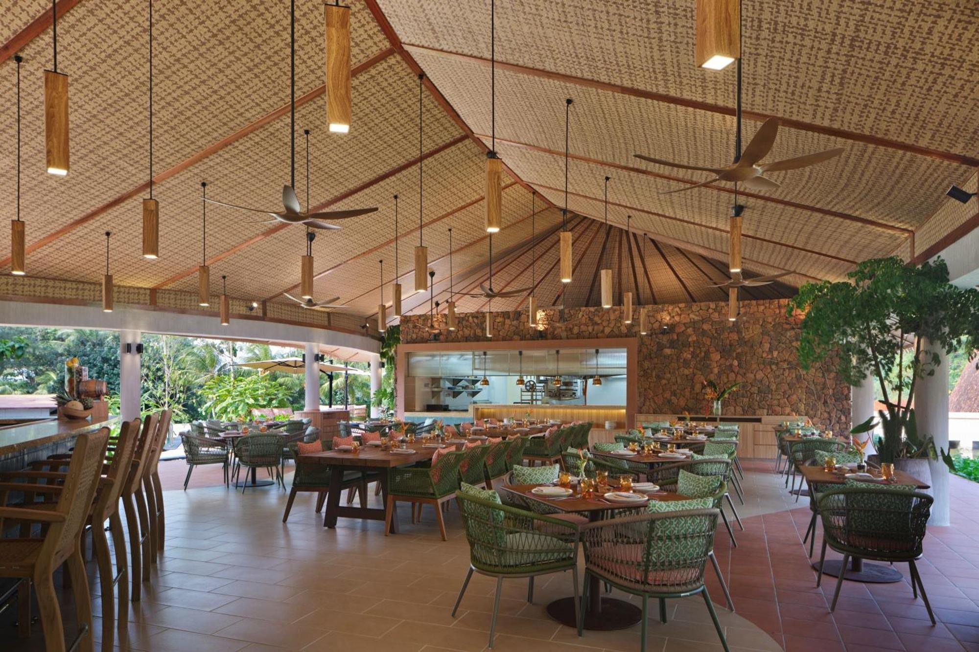 The Westin Desaru Coast Resort Kültér fotó The interior of the restaurant