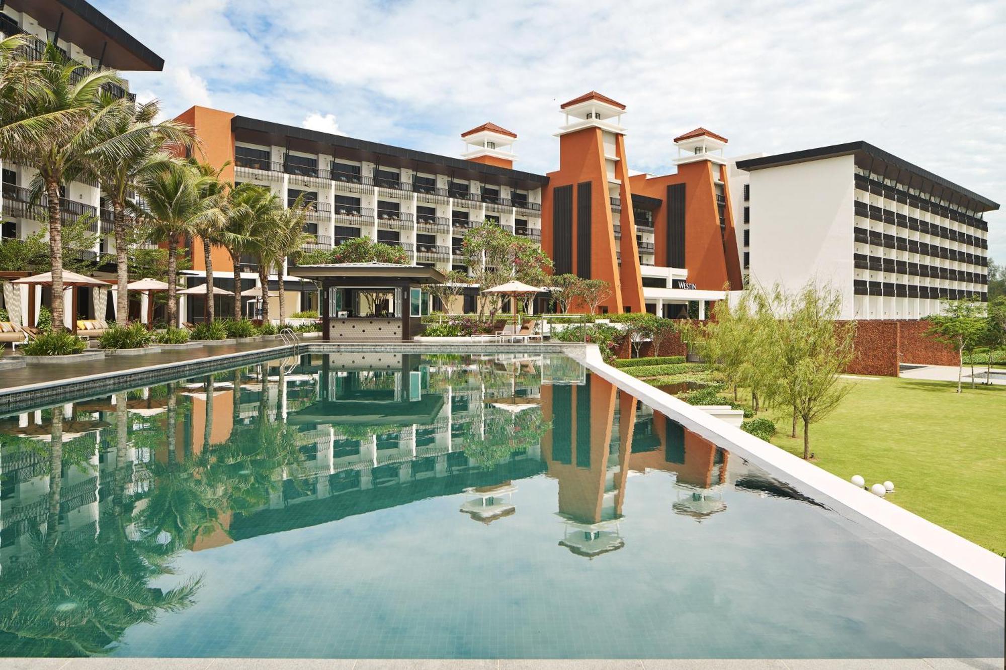 The Westin Desaru Coast Resort Kültér fotó The hotel's main building
