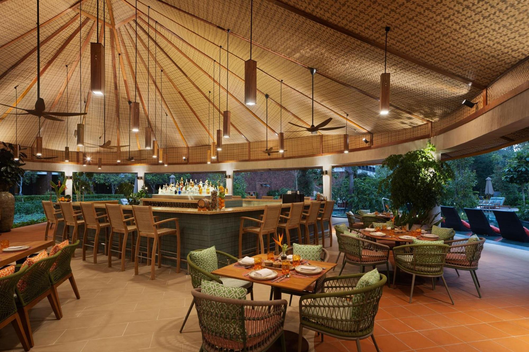The Westin Desaru Coast Resort Kültér fotó The Bar